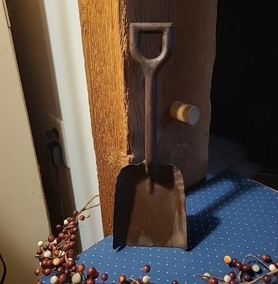 Source Unknown Other - Vintage Metal Shovel Decor